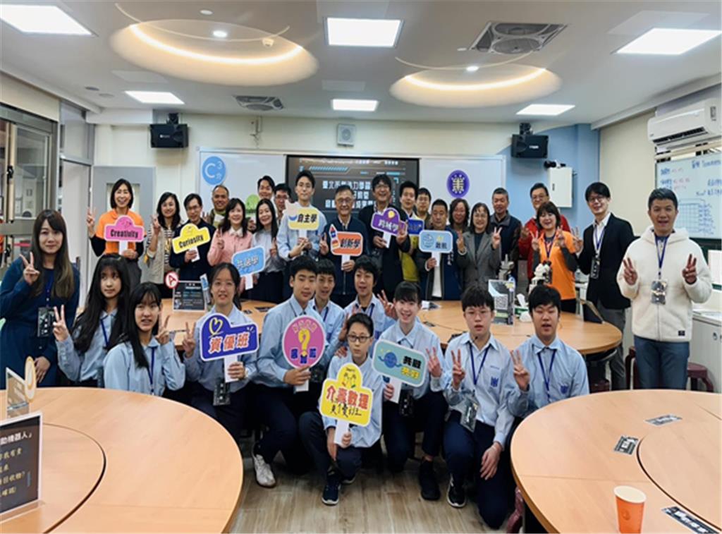 教育園丁的話圖片臺北市介壽國中C3介資優創新教室啟用發佈會 (2025/2/25)
