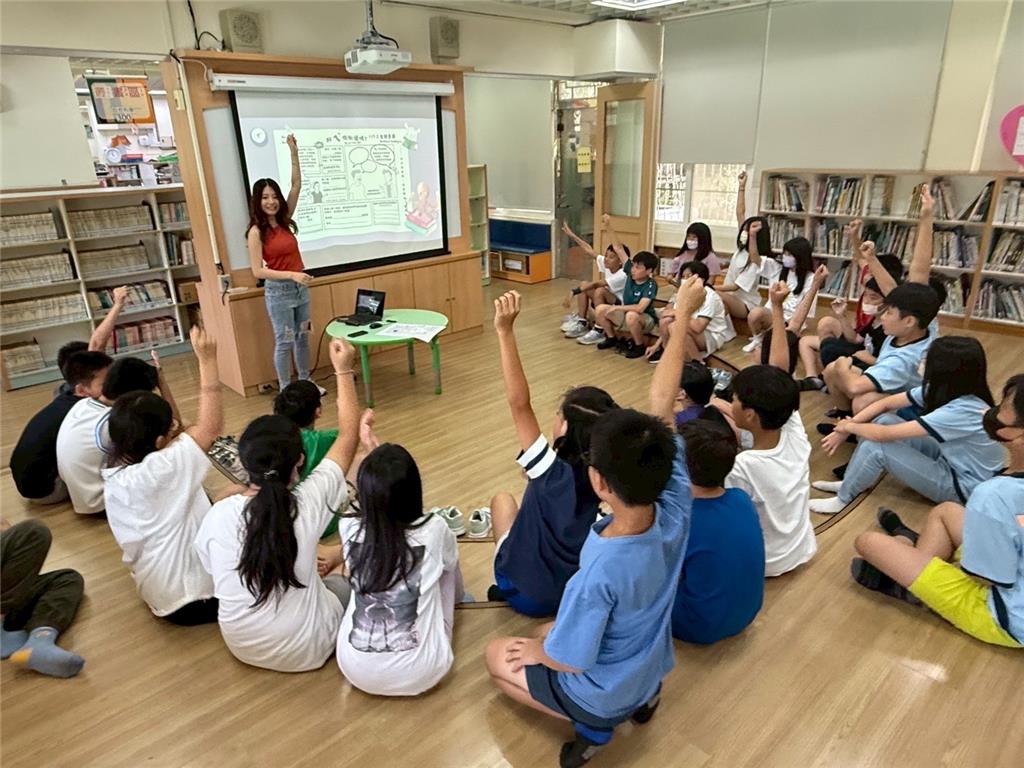 教育園丁的話圖片AI 主題書展，跨領域雙語AI科技教育