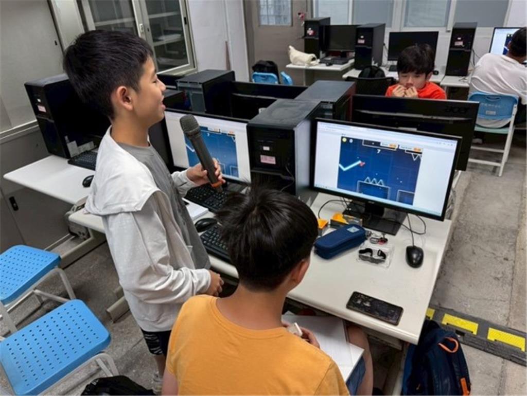 教育園丁的話圖片學生發表個人遊戲創作