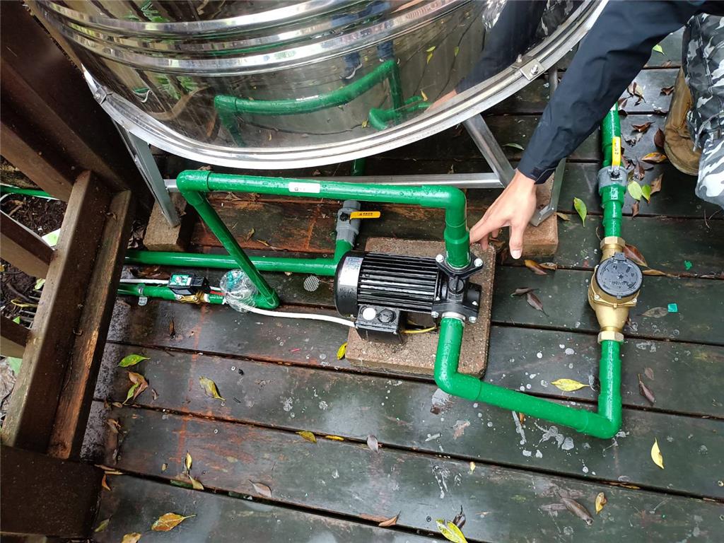 教育園丁的話圖片電子水表與儲水桶