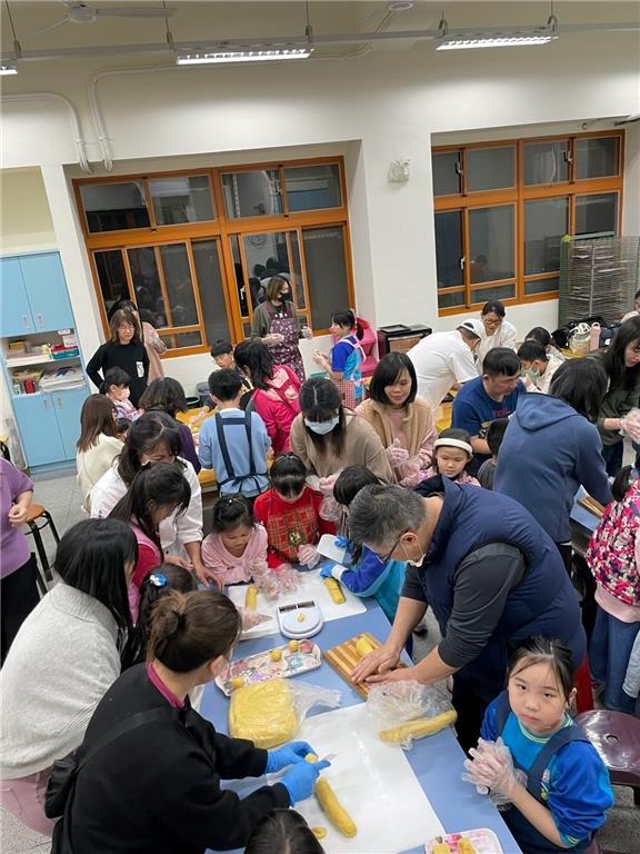 教育園丁的話圖片圖七:鳳梨酥製作親子活動