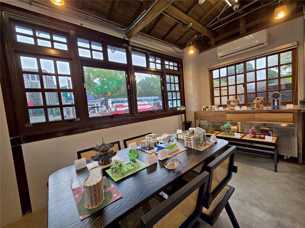 教育園丁的話圖片中正好合市與樂埔薈所合作，在日式建築策展，展現創造力與學習力。