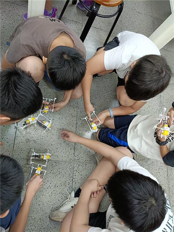 教育園丁的話圖片校訂特色課程國際科學-吸管機器人